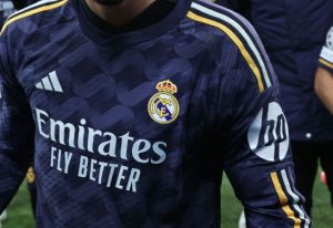 Od počátku nové éry Venkovní dres Real Madrid během jejich triumfu v Lize mistrů