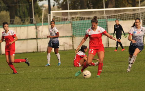 Jak fotbal podporuje dlouhodobou vytrvalost a zdraví srdce u žen