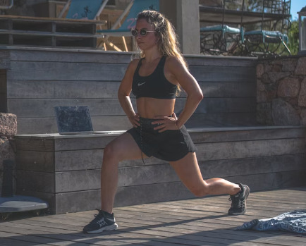 Fitness a móda Jak spojit Sevilla FC dresy s ženským sportovním stylem